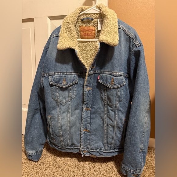 Levi's Cream Sherpa Lined Trucker Jacket - Picture 12 of 16